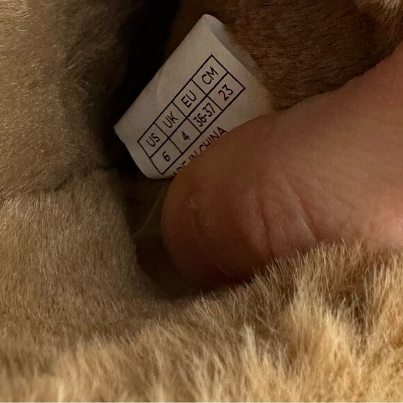 Toms red plaid slippers women’s size 6 - Picture 8 of 8